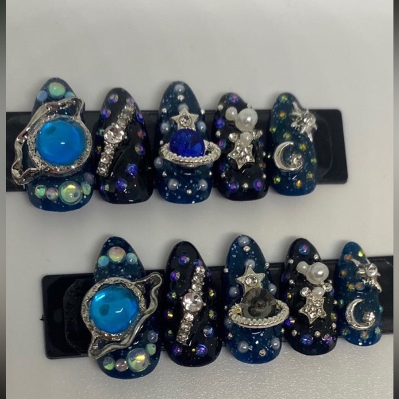 Planet ATLien Blues Handmade Press On Nail Set - Picture 6 of 16